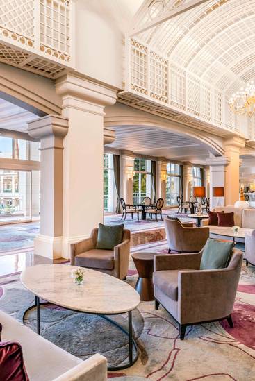 LOBBY BAR