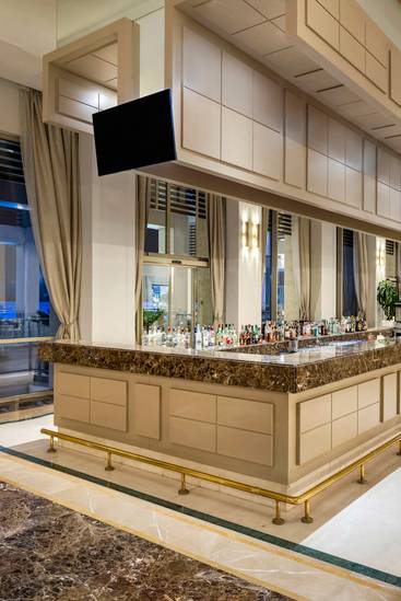 LOBBY BAR