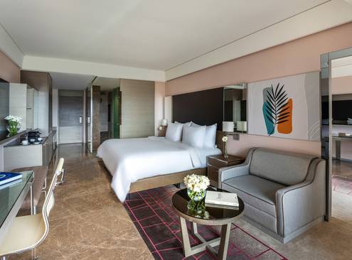 Deluxe Family Room