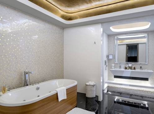 Queen Suite