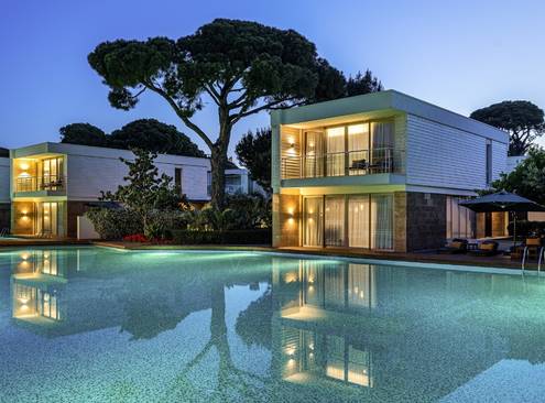 Club Villa (privater Flughafentransfer)