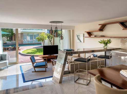 Club Villa (privater Flughafentransfer)
