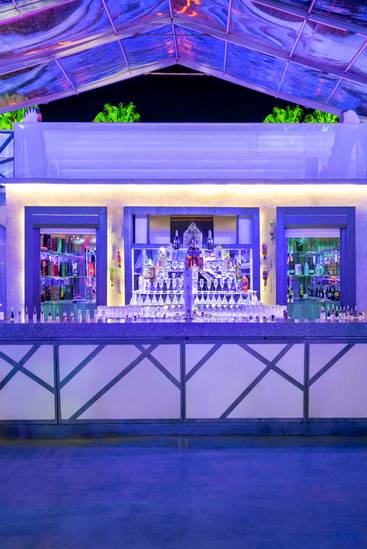 ENTERTAINMENT LIVE STAGE