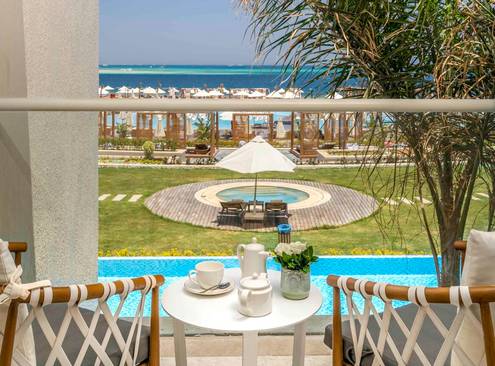 Lagoon Deluxe Suite King Bed Sea View