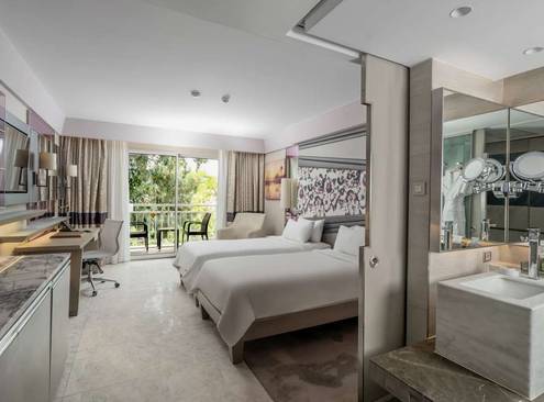 Deluxe Room, Land View