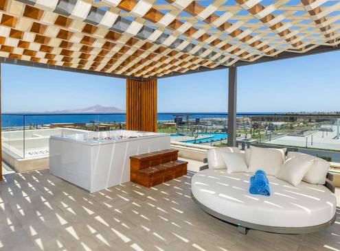 Royal Suite Beach Side
