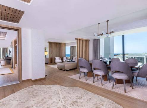 Royal Suite Beach Side