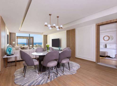Queen Suite Beach Side
