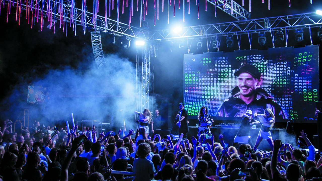 Rixos Sungate - Live(ly) Entertainment