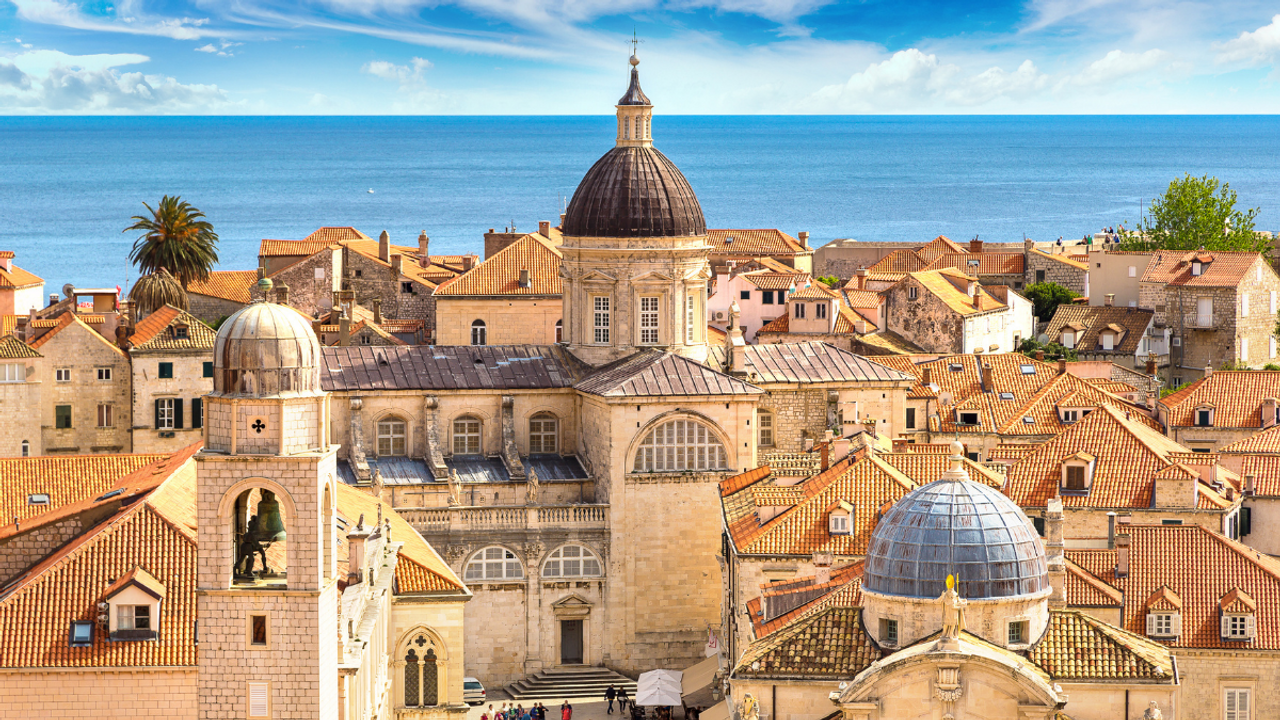 Pack Your Bags & Enjoy 10% Off Rooms & 15% Off Suites