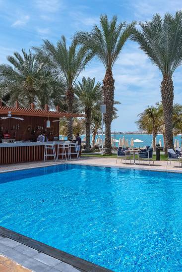 THE BREEZE POOL BAR