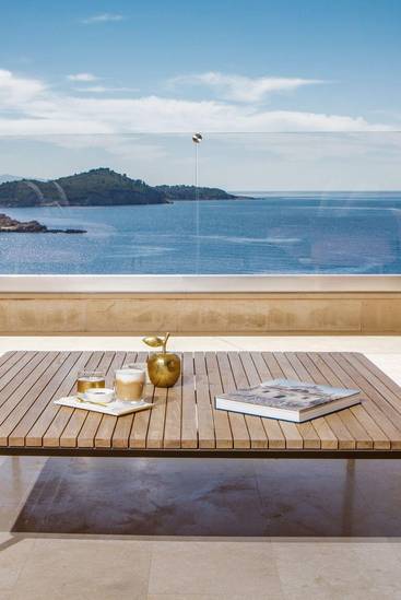Libertas Terrace and Lobby Bar