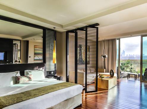 bedroom king bed