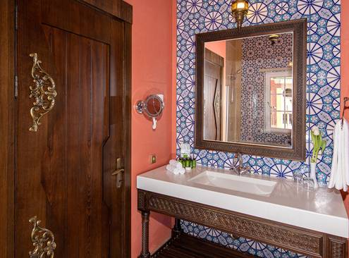 Orient Suite With Jacuzzi