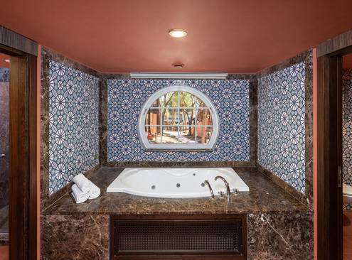 Sultan Suite With Jacuzzi