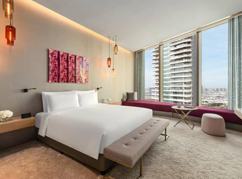 Deluxe King Room 1
