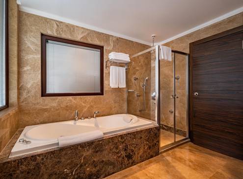 Jacuzzi Suite