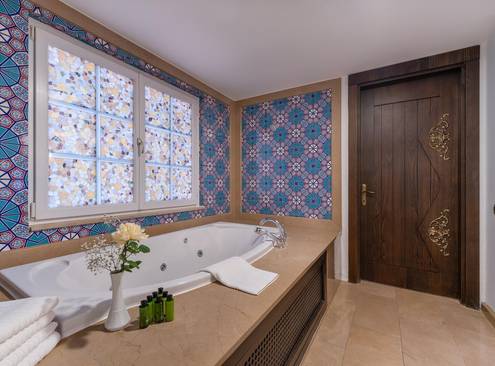 Orient Suite With Jacuzzi