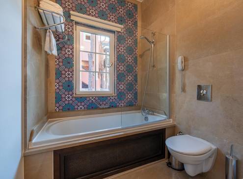 Orient Suite With Jacuzzi