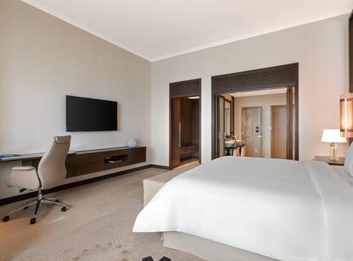superior room corniche view